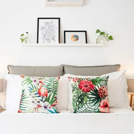 Sleek 2 Bed Flat 2 Tube Stops From The Colosseum