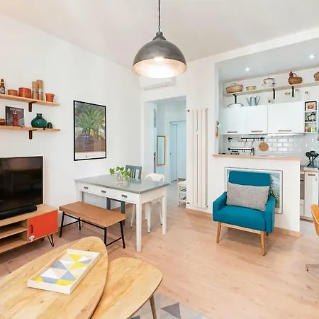 Sleek 2 Bed Flat 2 Tube Stops From The Colosseum Apartament Rzym