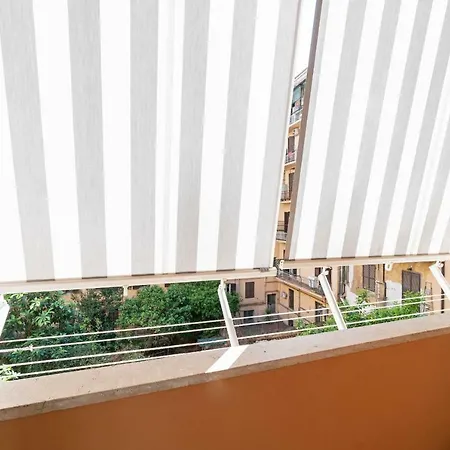 Sleek 2 Bed Flat 2 Tube Stops From The Colosseum