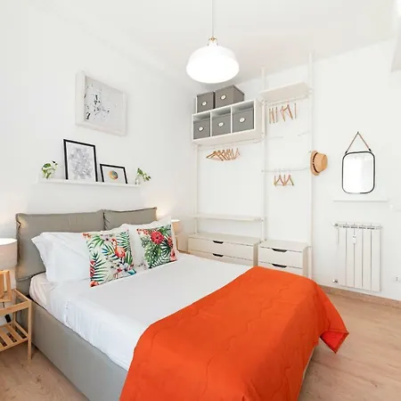 Sleek 2 Bed Flat 2 Tube Stops From The Colosseum Apartmán